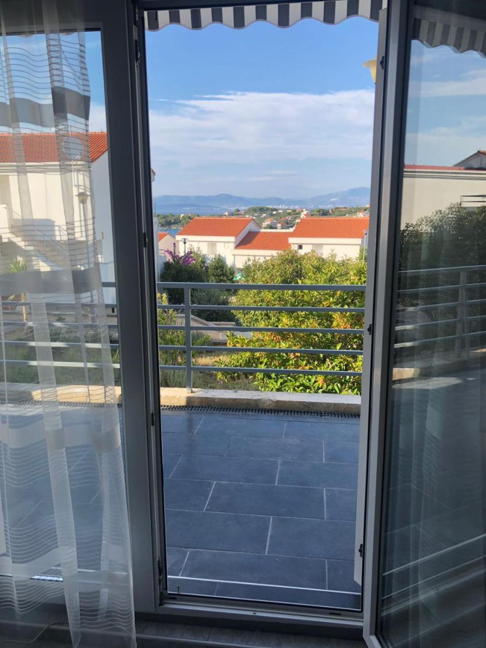 Apartman Ylli Nečujam Exteriör bild